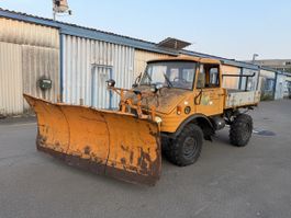 Mercedes-Benz UNIMOG TYP U-600 Kipper mit Schneepflug ab 100