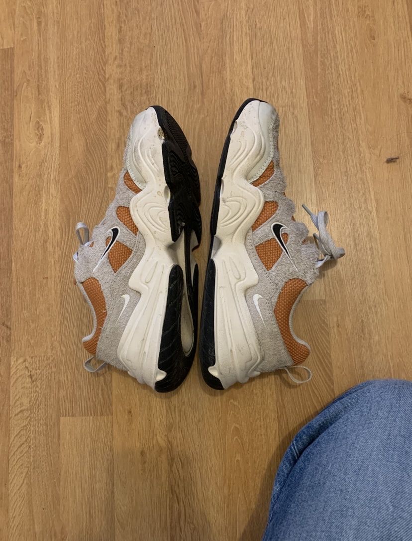 Nike Scarpe da uomo: orange white nike tech hera trainers size 41 – Usato da Ostermundigen venduto da lucy.walsh 3