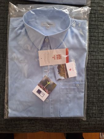 Workfashion Hemden hellblau Grösse M neu.