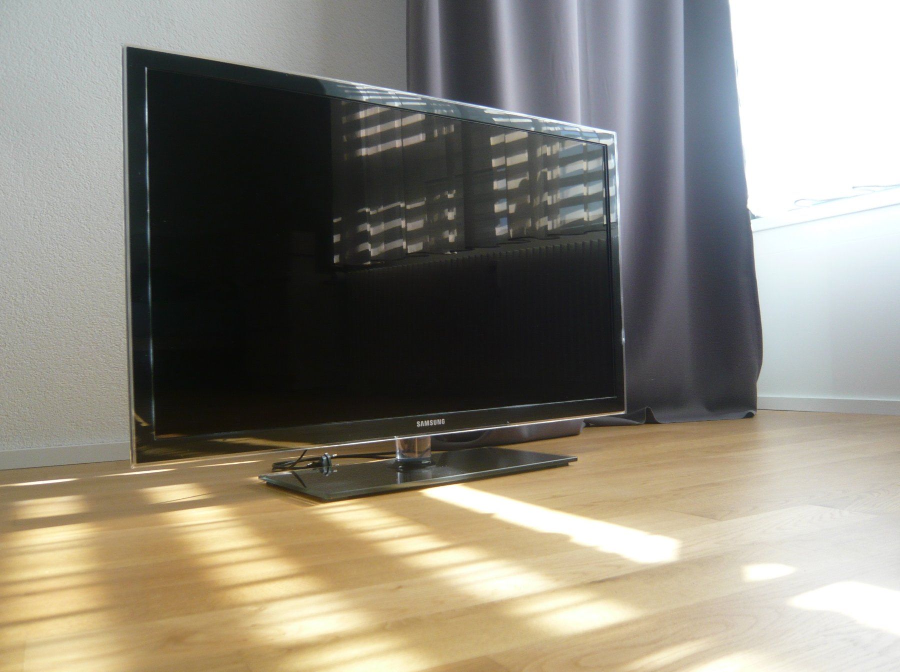 Samsung Televisori: SAMSUNG UE40D5000 – Usato da Köniz venduto da nneighbor 2