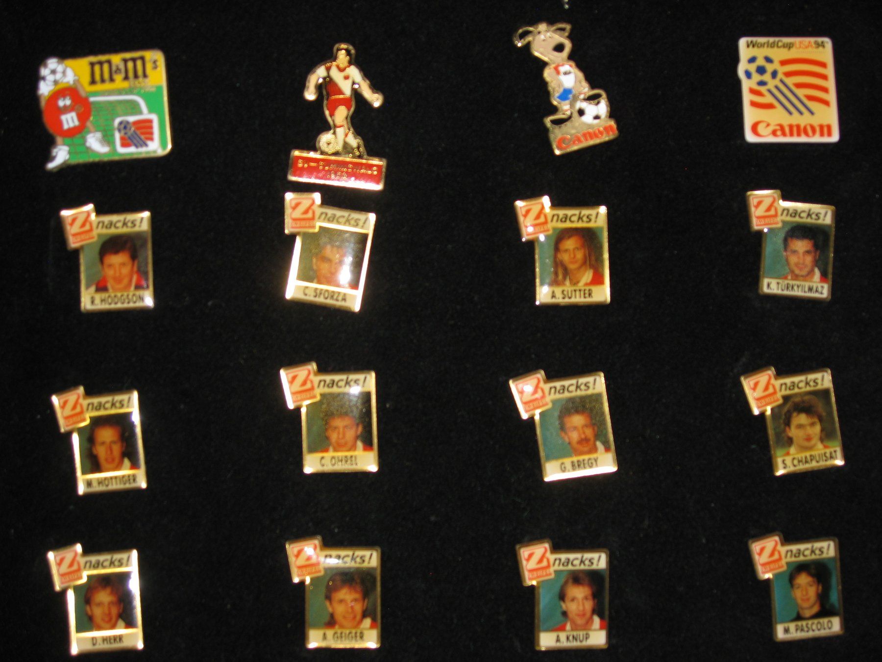 Placchette & Badge: Sammelordner mit 128 Pins – Usato da Burgdorf venduto da Crubi 6