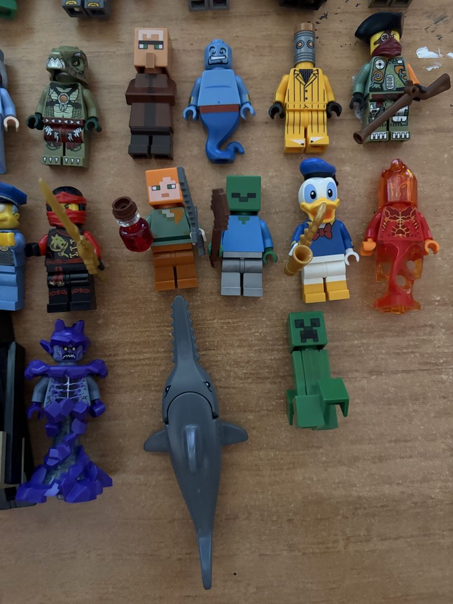 Lego Statuette: 29 diverse Lego Minifiguren – Usato da Birrwil venduto da kidsstore 4
