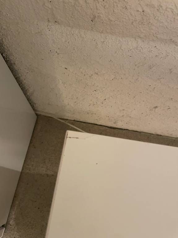 Ikea Scrivanie: IKEA MICKE Schreibtisch – Usato da Horgen venduto da goldfinger1 1
