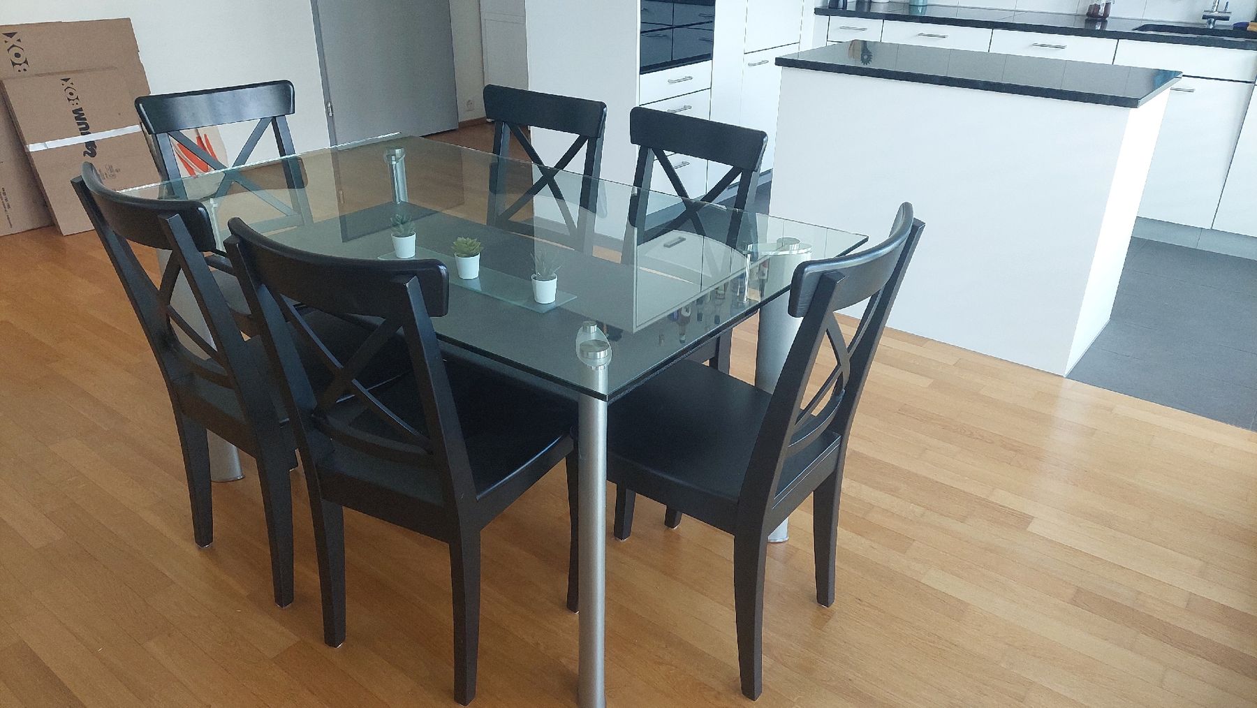 Set di tavolo e panche: Dining table with 4 chairs / Küchentisch mit 4 stühlen – Usato da Zürich venduto da per_jl5y