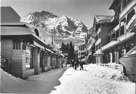 2982   Wengen,  Dorfstrasse  mit  Jungfrau