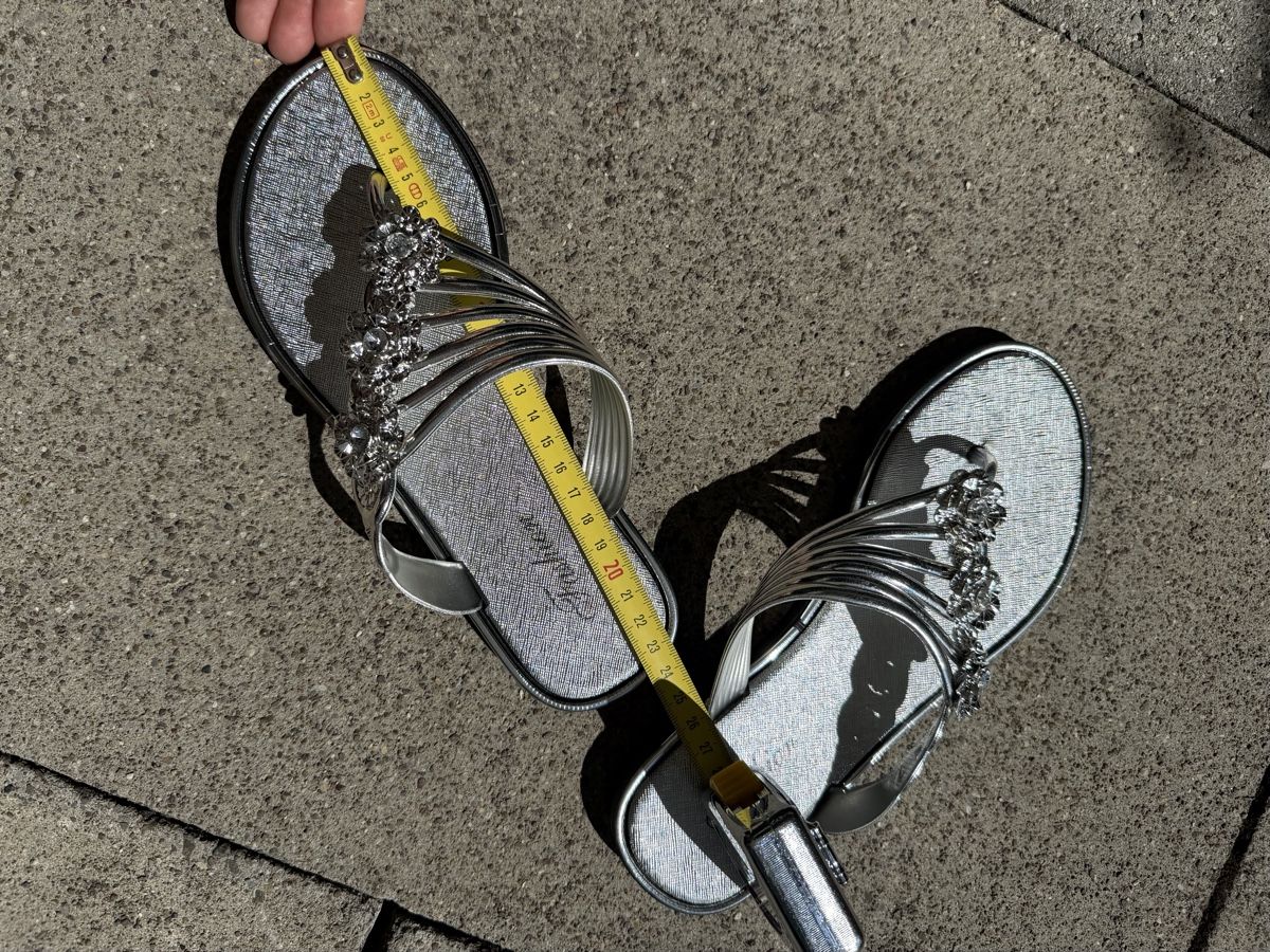Chaussures femmes: Flip Flops silber Grösse 36 – Neuf (Voir description) à Zürich par Fuxion 6