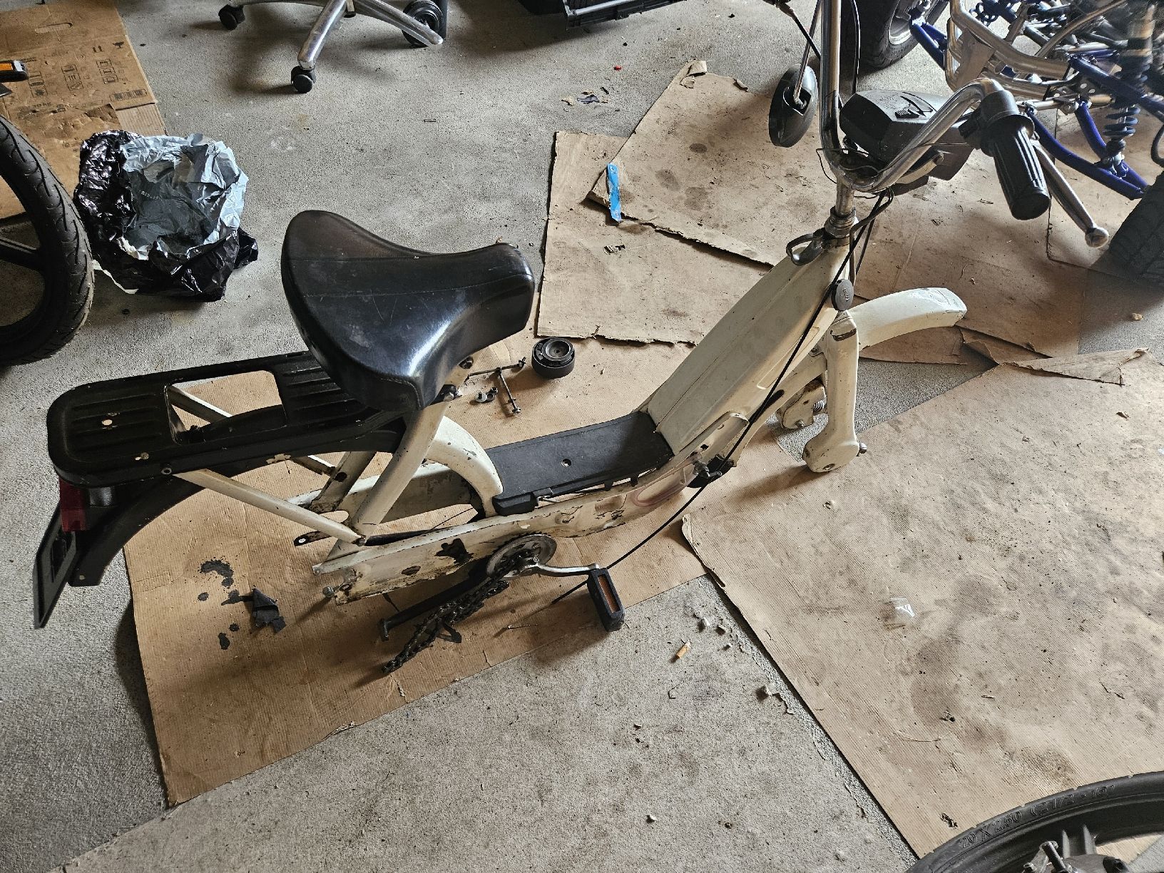 Piaggio Parti ricambio per ciclomotori: Paggio Ciao Rahmen – Difettoso da Buchs LU venduto da Roli2.0 1