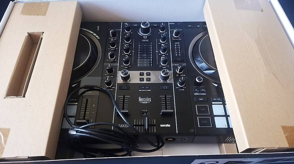 Platines de mixage: DJControl Inpulse 500 – Neuf avec emballage d'origine à Granges-Marnand par K-7