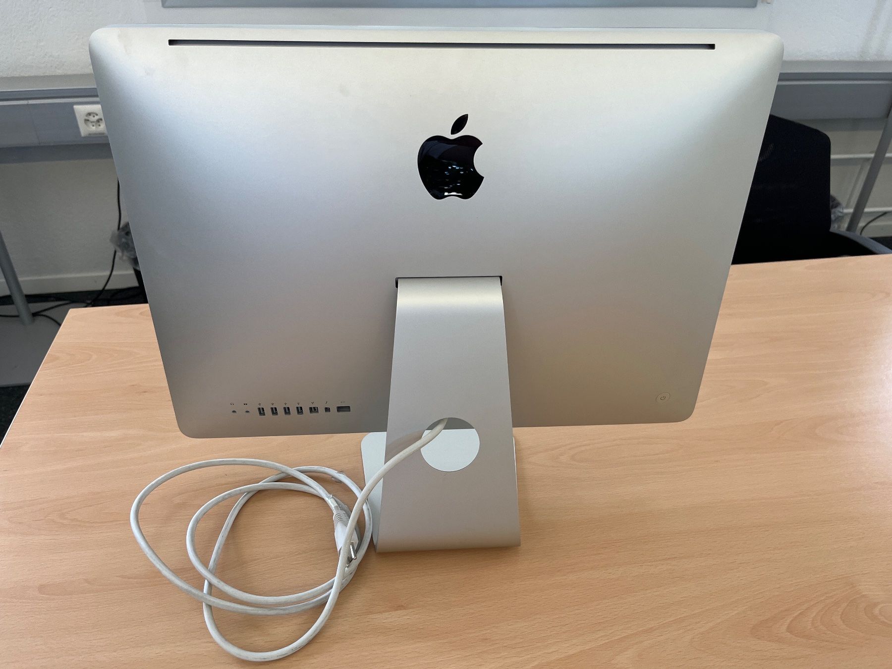 Apple PC: Apple iMac 21.5" | Intel Quad-Core – Usato da Zürich venduto da inf_l8dx 1