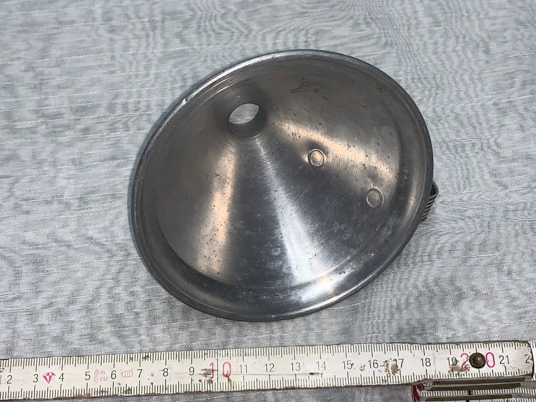 Altri elettrodomestici e apparecchi d’epoca: alter Trichter mit Henkel , aus Aluminium – Usato da Rickenbach SZ venduto da Frickler 1