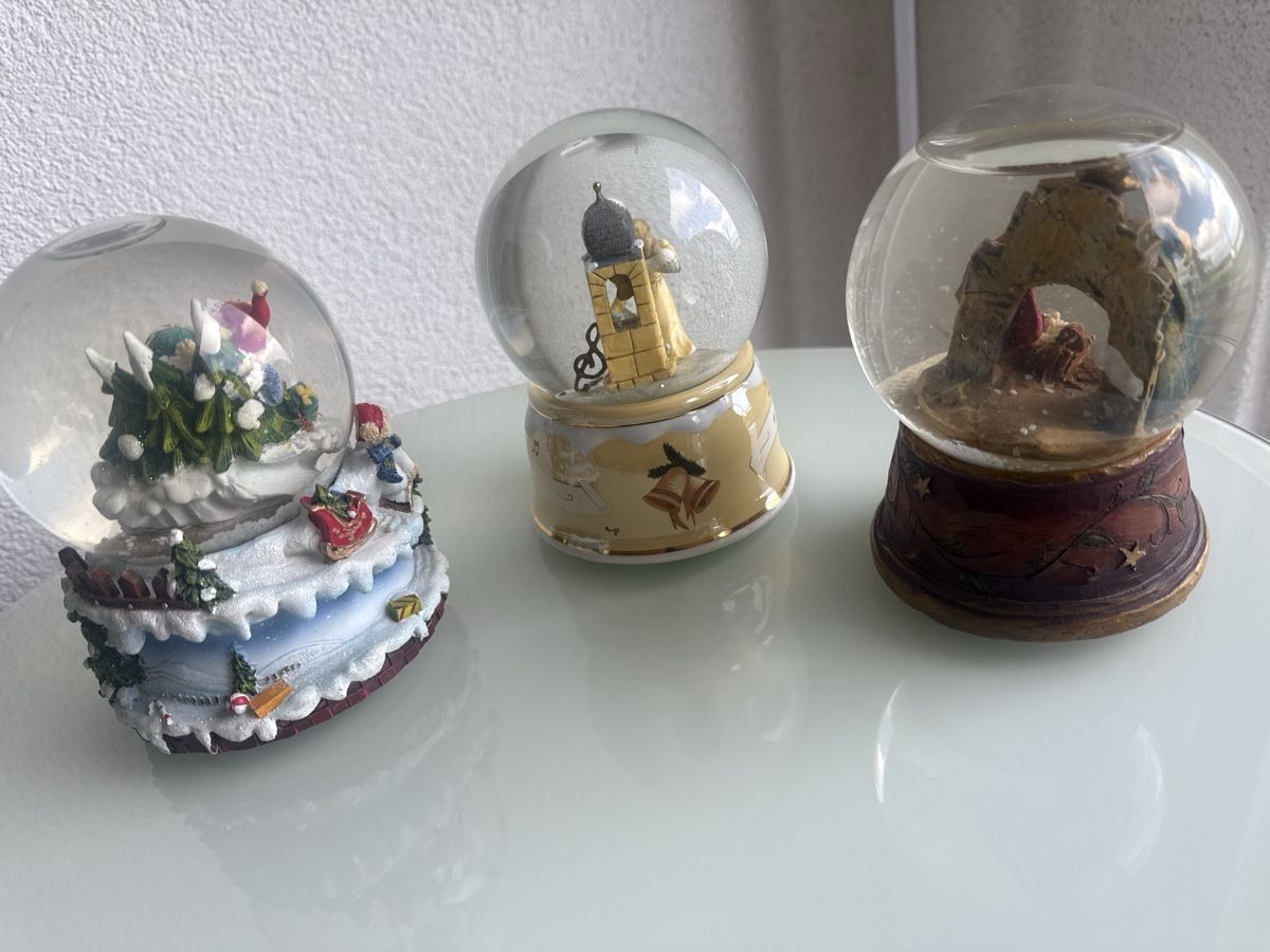 Tutte le decorazioni: Schneekugeln – Usato da Horriwil venduto da Carrera68 6