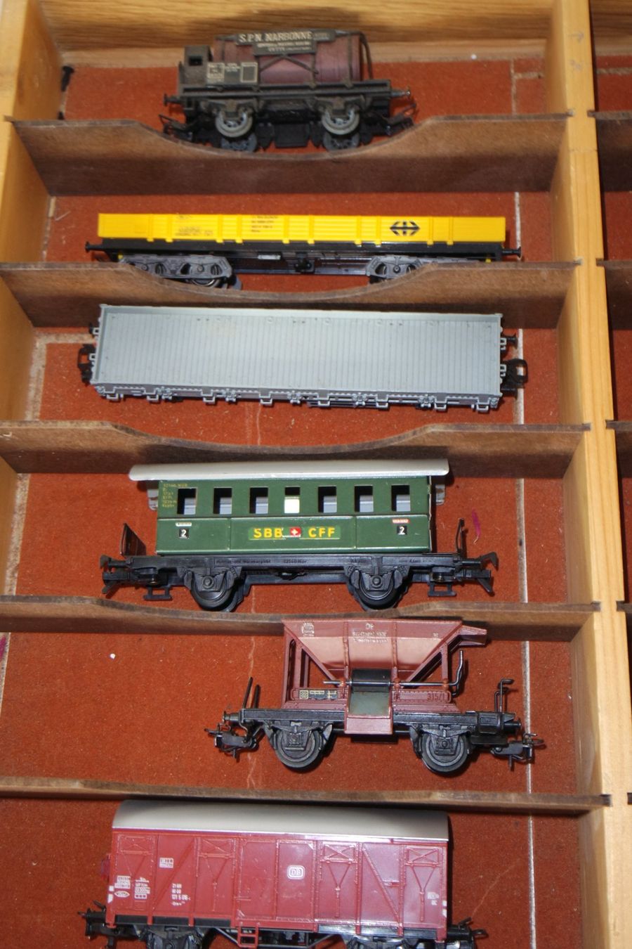 Modellini di ferrovie: LOT DE 30 WAGONS  ÉCHELLE HO – Usato da Avenches venduto da WEBHobby 2