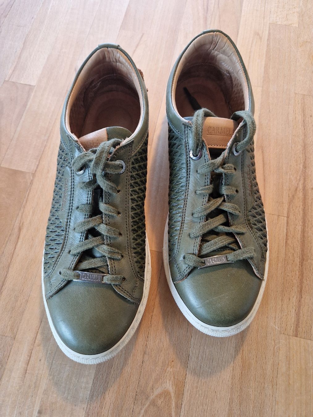 Scarpe da donna: Halbschuhe olivgrün Carmela, Gr. 41 – Usato da Wilen (Sarnen) venduto da Ponok