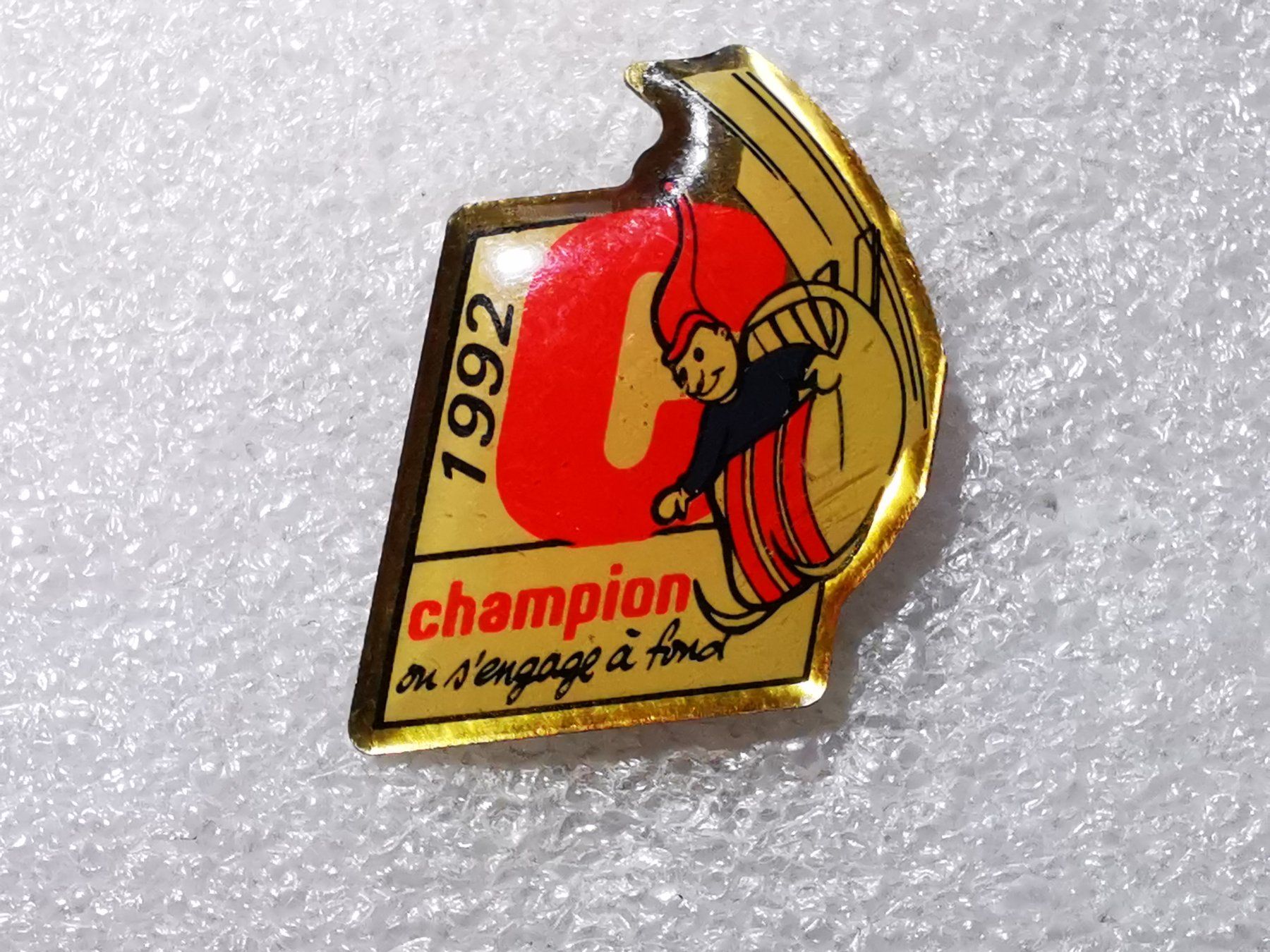 Placchette & Badge: Ansteckpin 62: Champion 1992 "C" – Usato da Oppligen venduto da Pin-Fall-Shop
