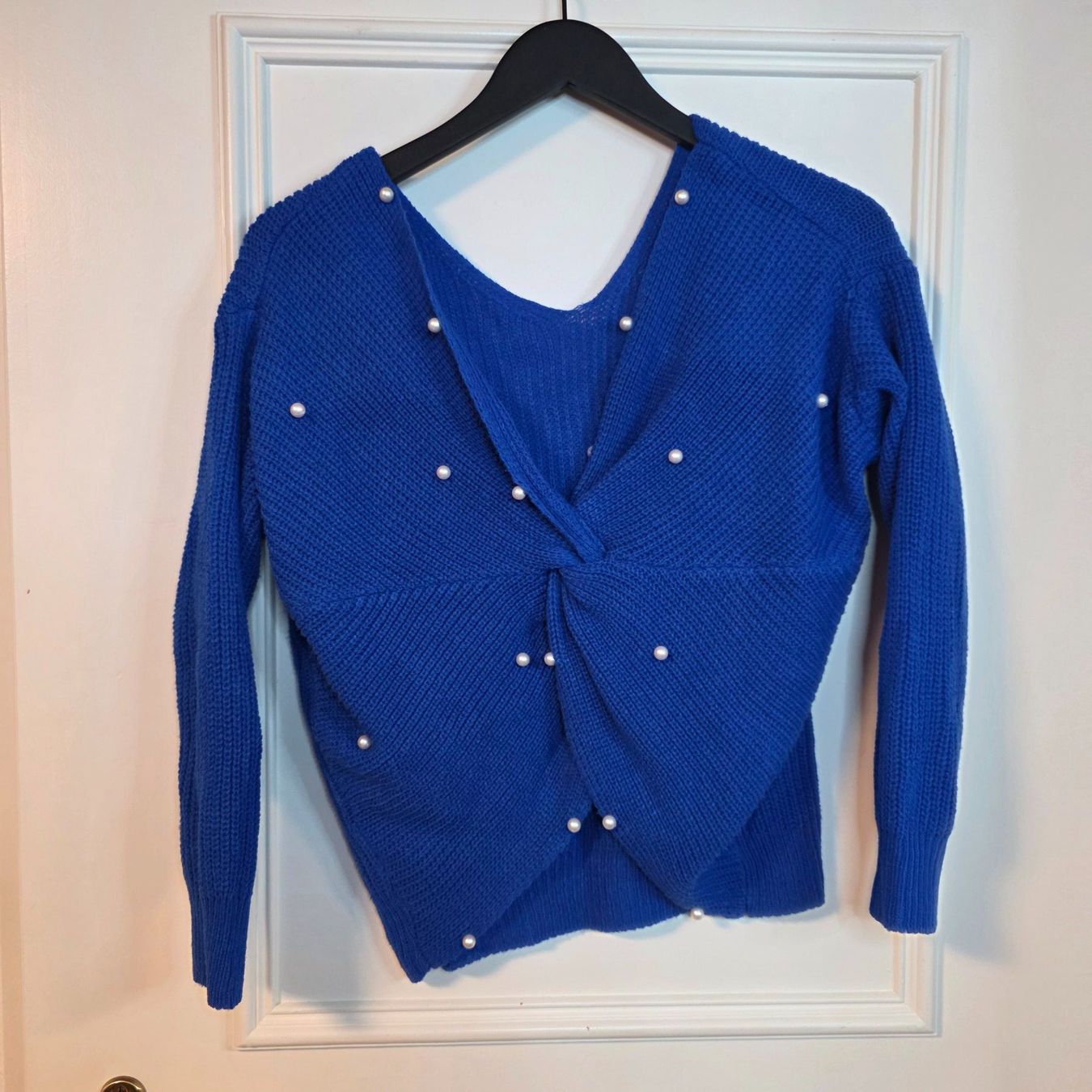 Maglioni & Felpe: Royalblauer Crop Pullover M/L mit Perlen – Elegant – Usato da Wald ZH venduto da CapLux 2