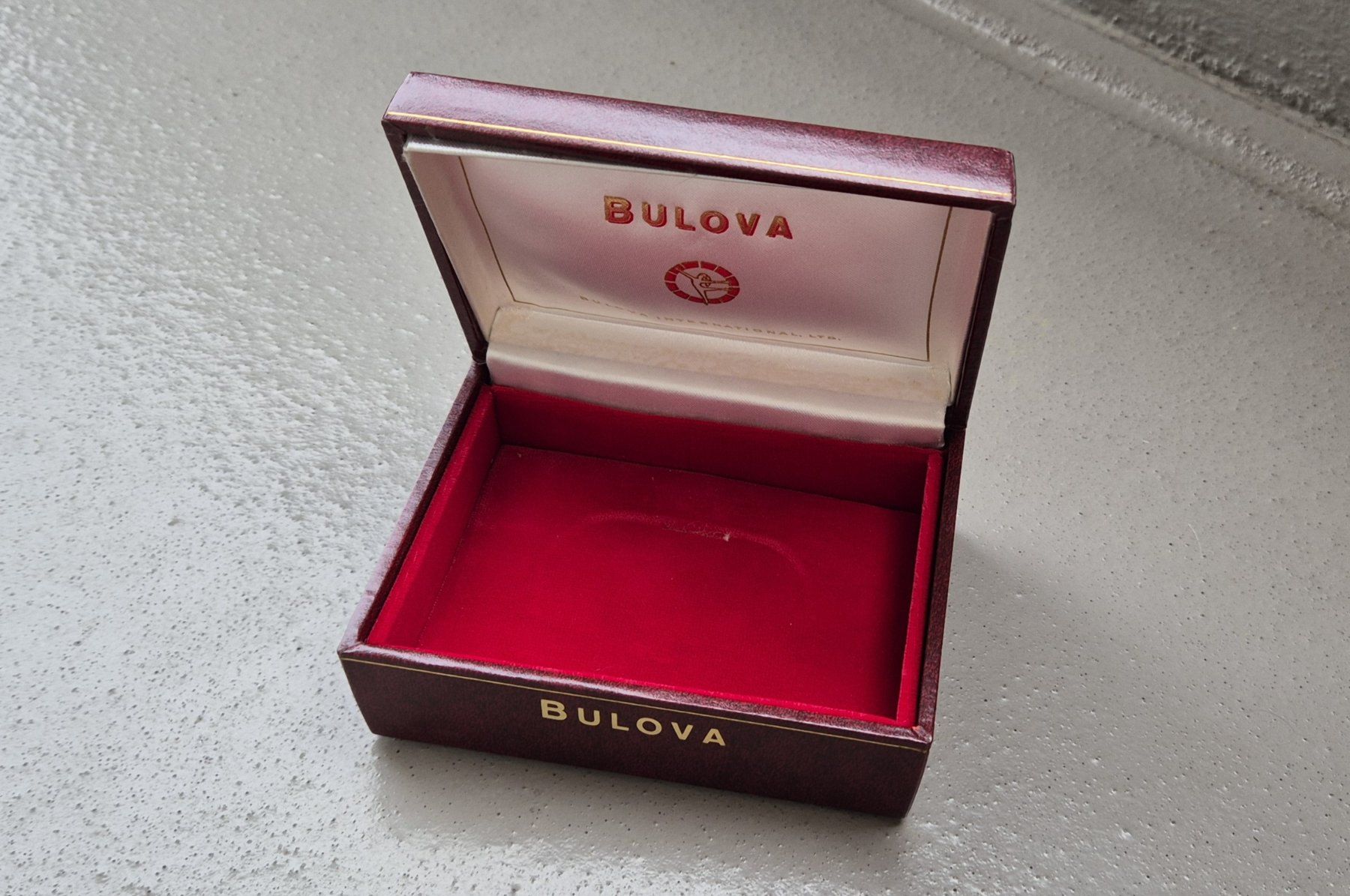 Bulova Scatole porta orologi: alte Uhrenschachtel BULOVA – Usato da Zürich venduto da brinkosos 2