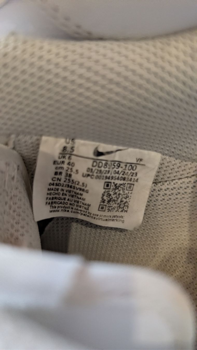 Nike Chaussures hommes: Nike Air Force 1 – D'occasion à Stäfa par Viviane77 3