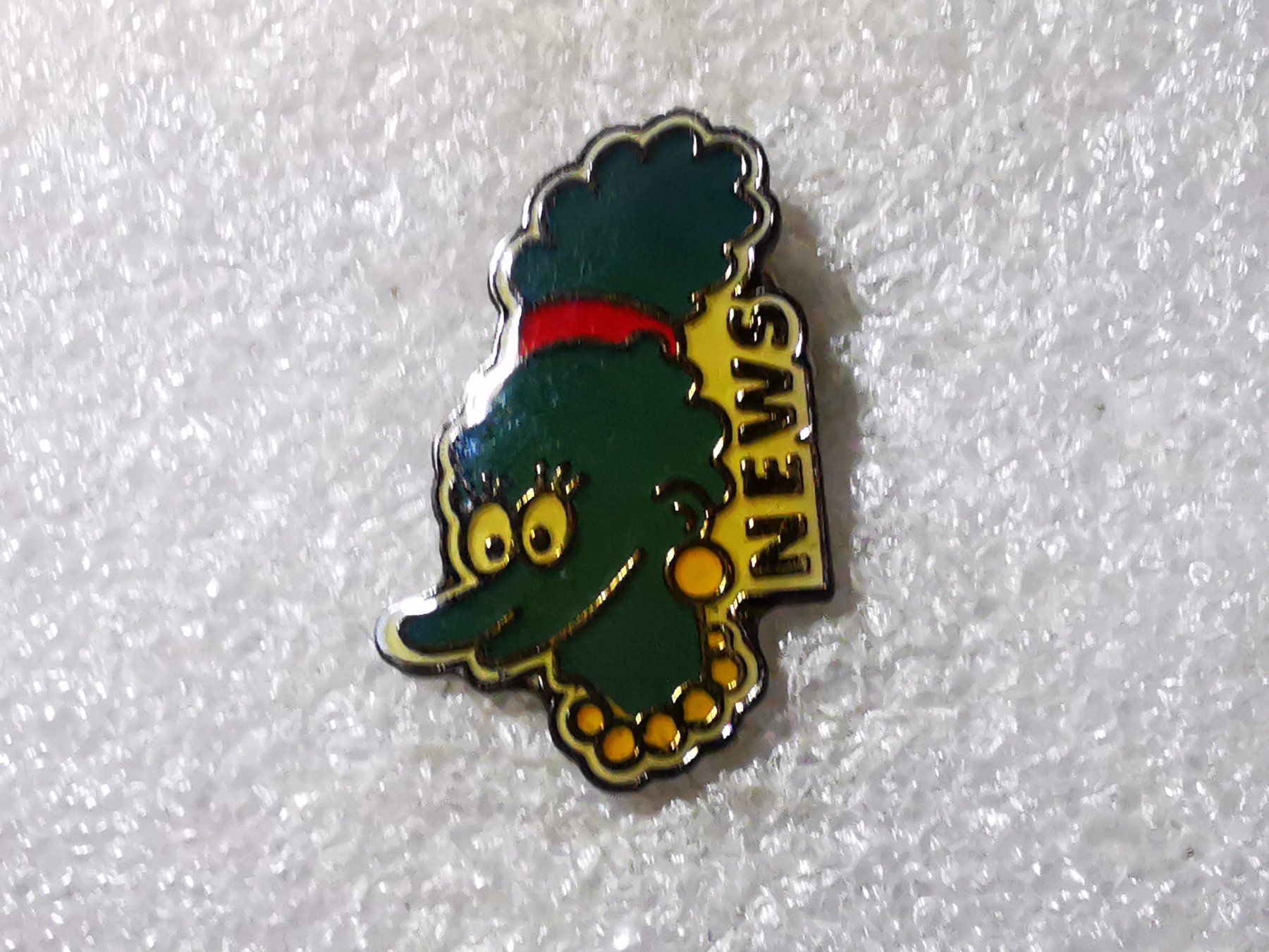 Placchette & Badge: Ansteckpin 77: News – Usato da Oppligen venduto da Pin-Fall-Shop