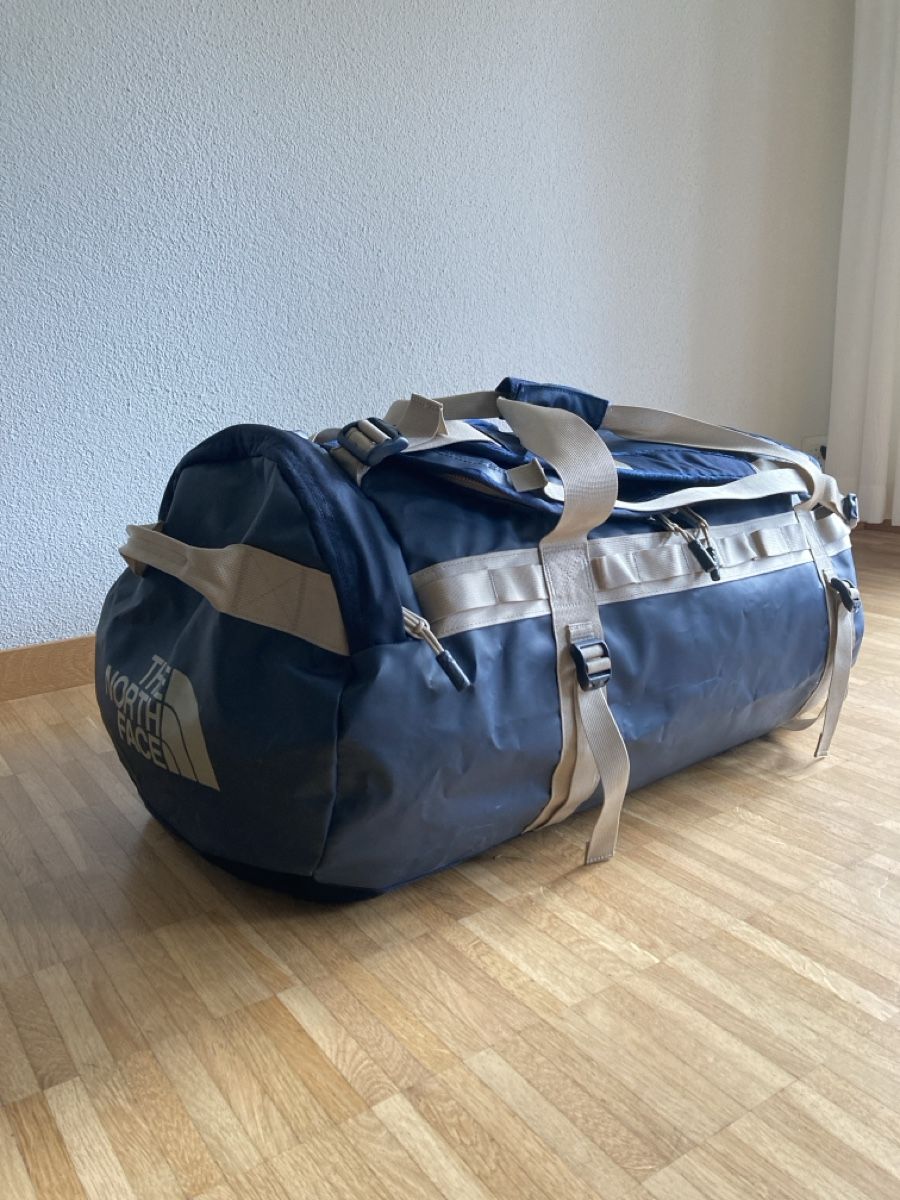 North Face Borse: The North Face L Base Camp Duffel 95 L – Usato da Zürich venduto da Lichtermeer 5