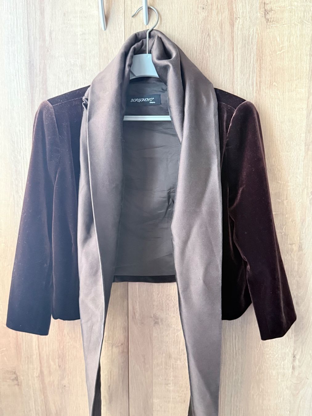 Giacche: Le blazer en velours est très élégante. – Usato da Grône venduto da ukr_2qbg