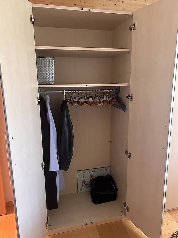 Pfister Armadi: Kleiderschrank Möbel Pfister – Usato da Windisch venduto da _gris_ 3