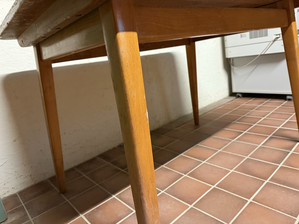 Tavoli: Holztisch – Usato da Horriwil venduto da Carrera68 4