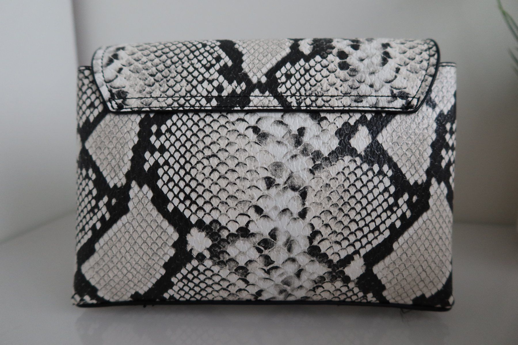 Borse da donna: Damenumhängetasche, Animalprint, 24cm x 17cm x 8,5cm - NEU – Nuovo e nell'imballaggio originale da Zürich venduto da Piki7 4