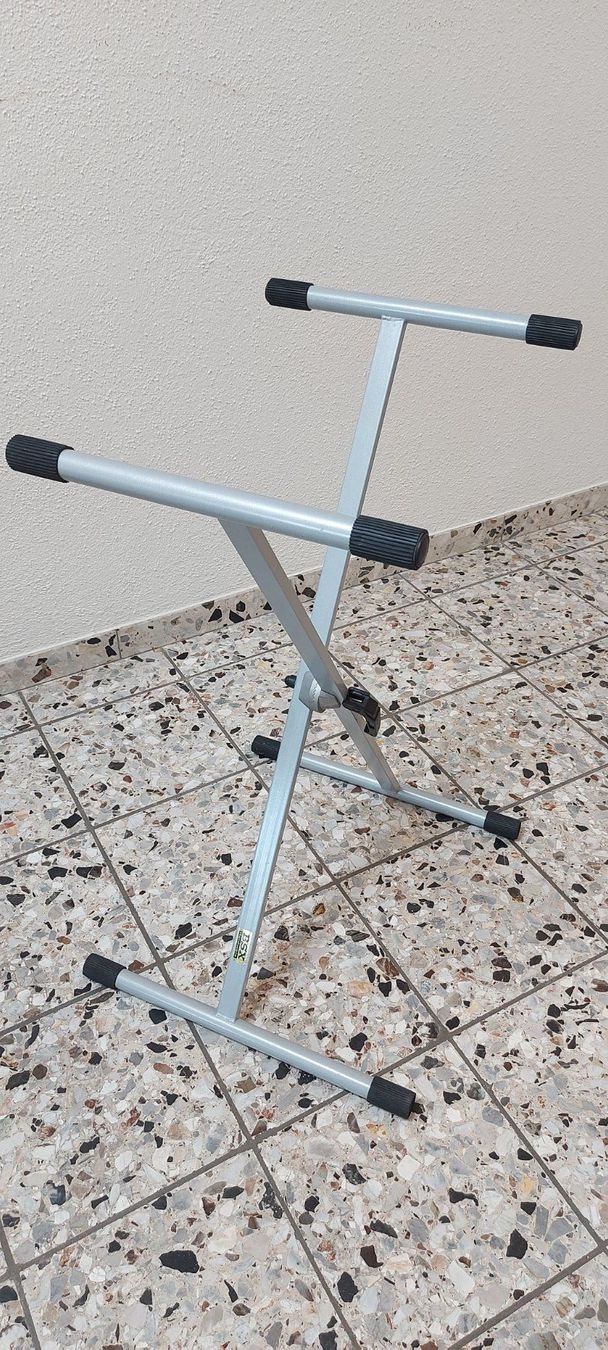 Supporti per strumenti musicali & leggii: BSX keyboardständer Silber – Usato da Glattbrugg venduto da Swissmusik 1