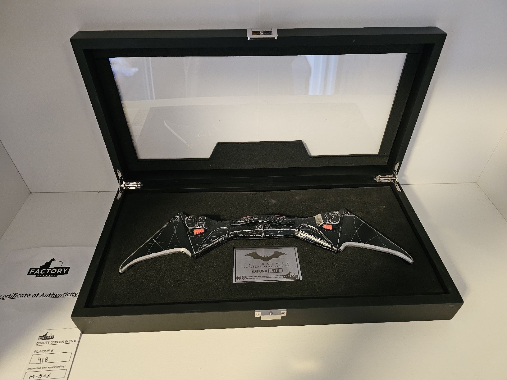 Réplique Batarang Batman 1/1 – Factory Entertainment, 36cm, Métal