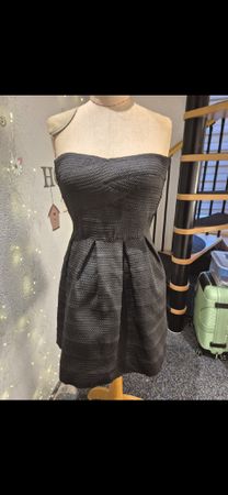 Schickes, trägerloses Kleid, ideal für den Sommer, Gr. 38