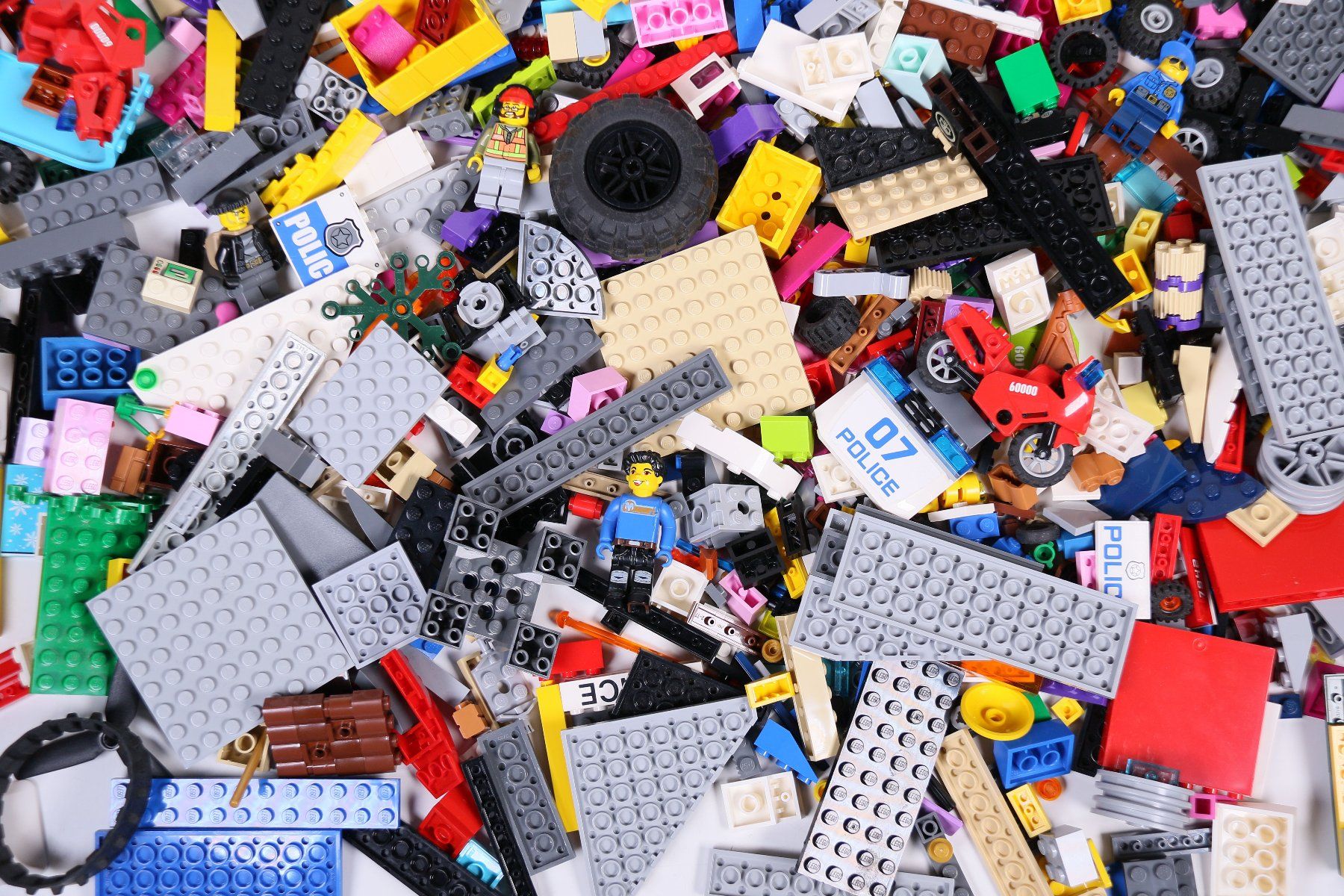 Lego Baukästen: 1.5 kg. Legoteile mit Minifiguren – Gebraucht aus Hettlingen von Scholi99 2