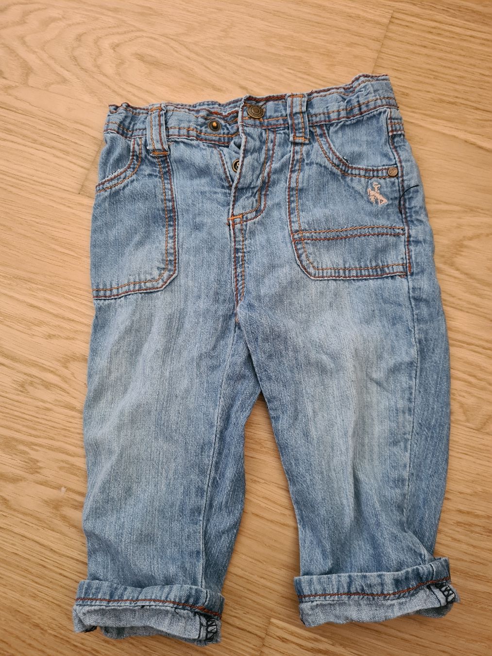Hosen: Jeans Kinder hellblau Grösse 12 Monate gebraucht – Gebraucht aus Horw von Mirii91