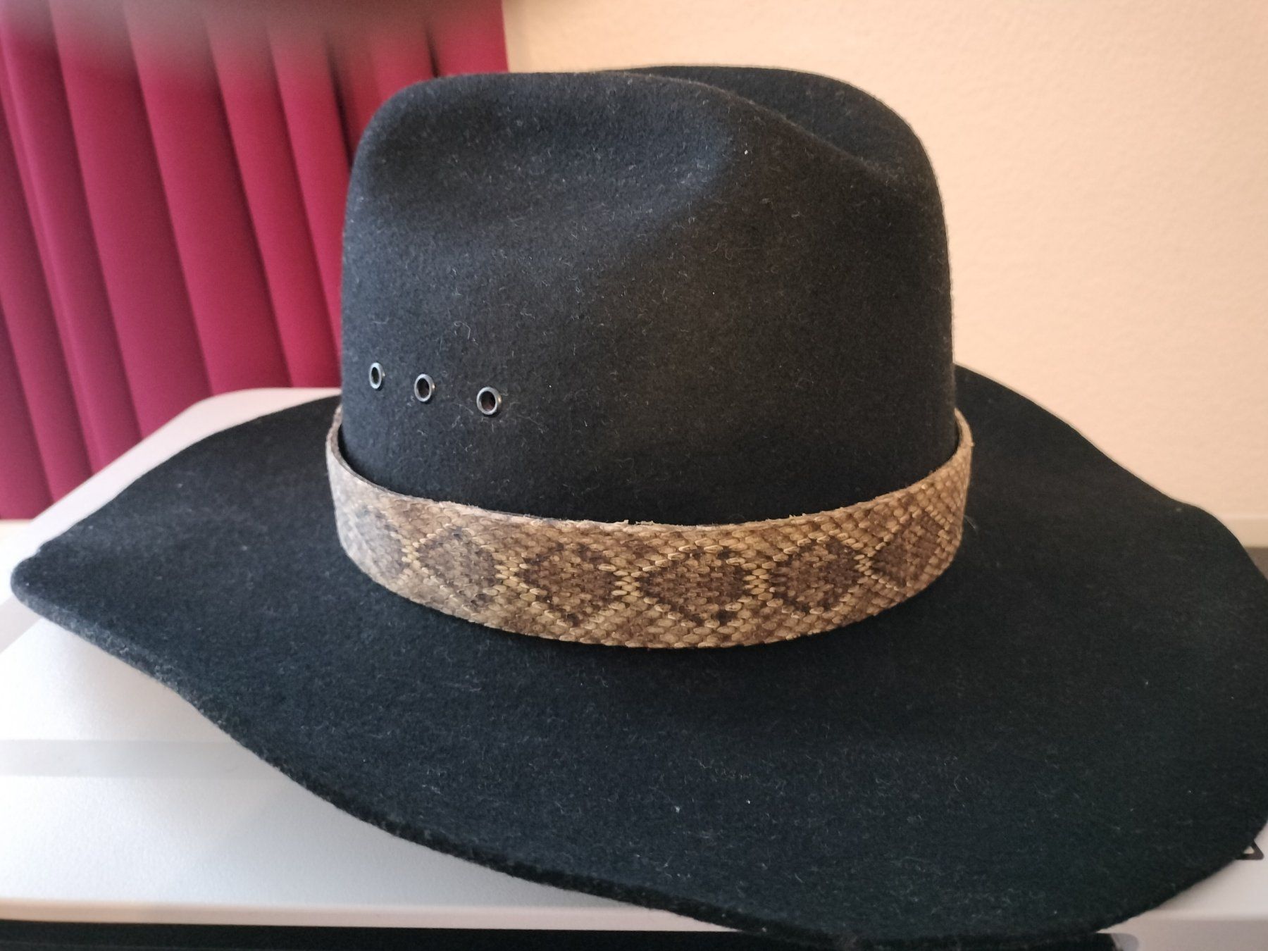 Copricapi, berretti & cappellini: Cowboyhut – Usato da Schaffhausen venduto da KOLUMBIEN22 2
