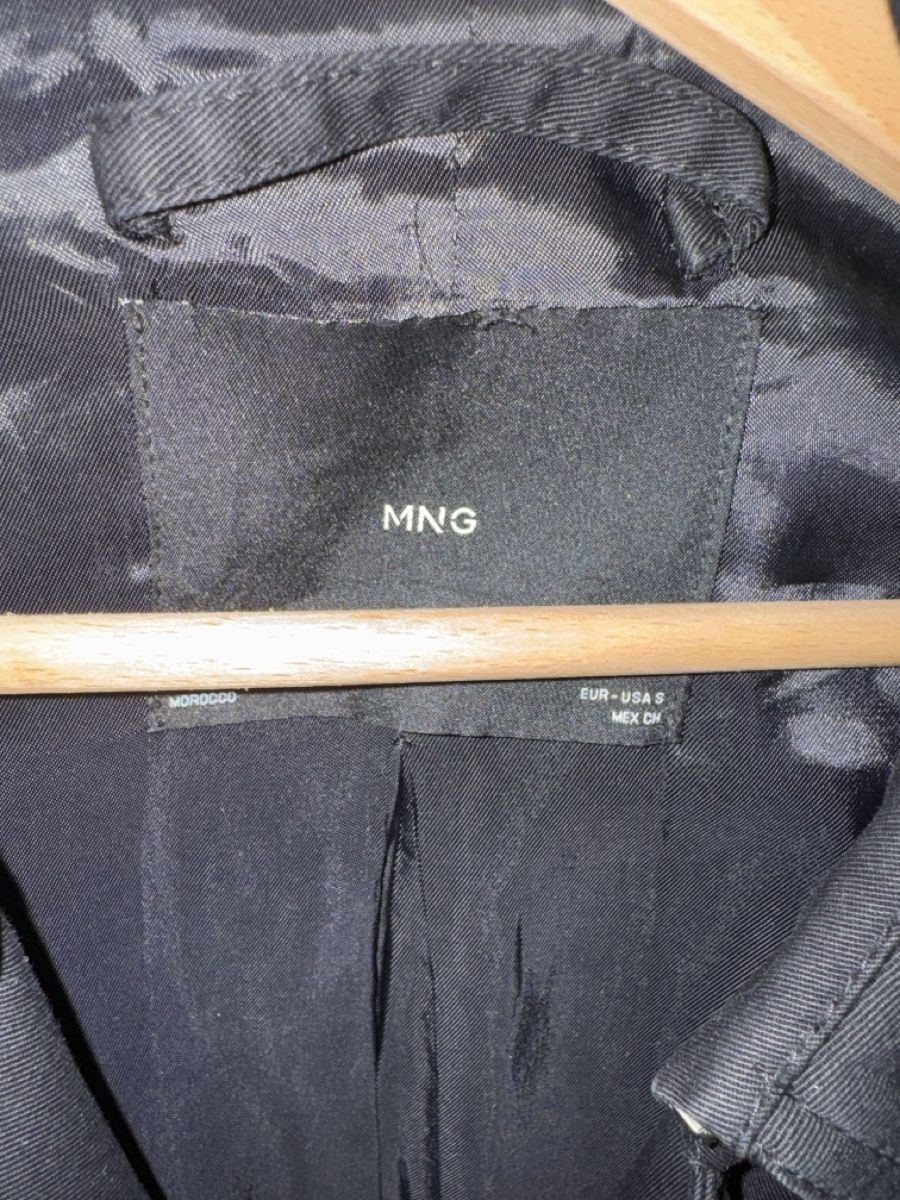 Mango Cappotti: Trechcoat Mango  – Usato da Zürich venduto da d.borra 2