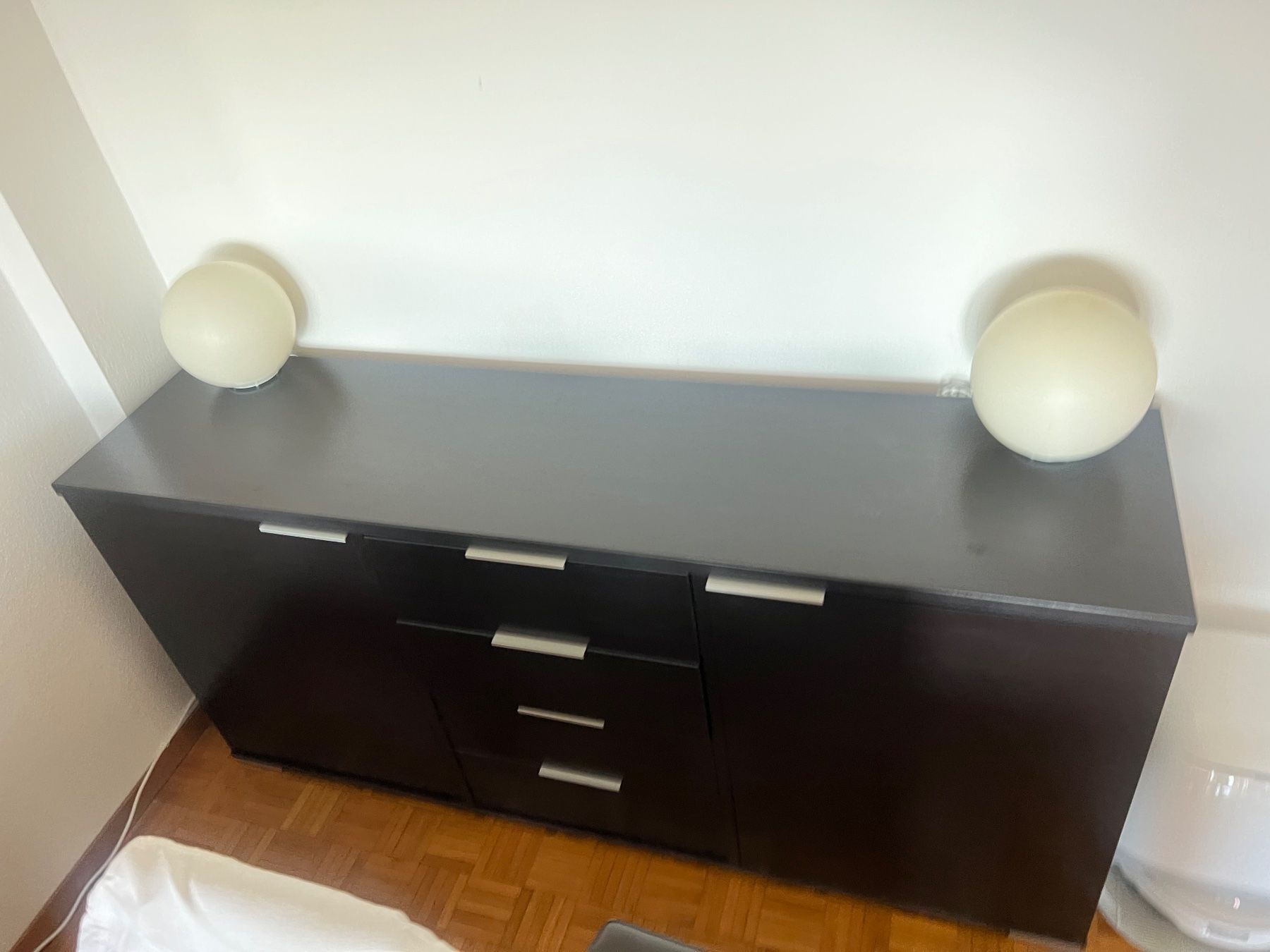 Cassettiere: Grande commode/bahut moderne noir en bois – Usato da Lausanne venduto da zan_7mrq 5