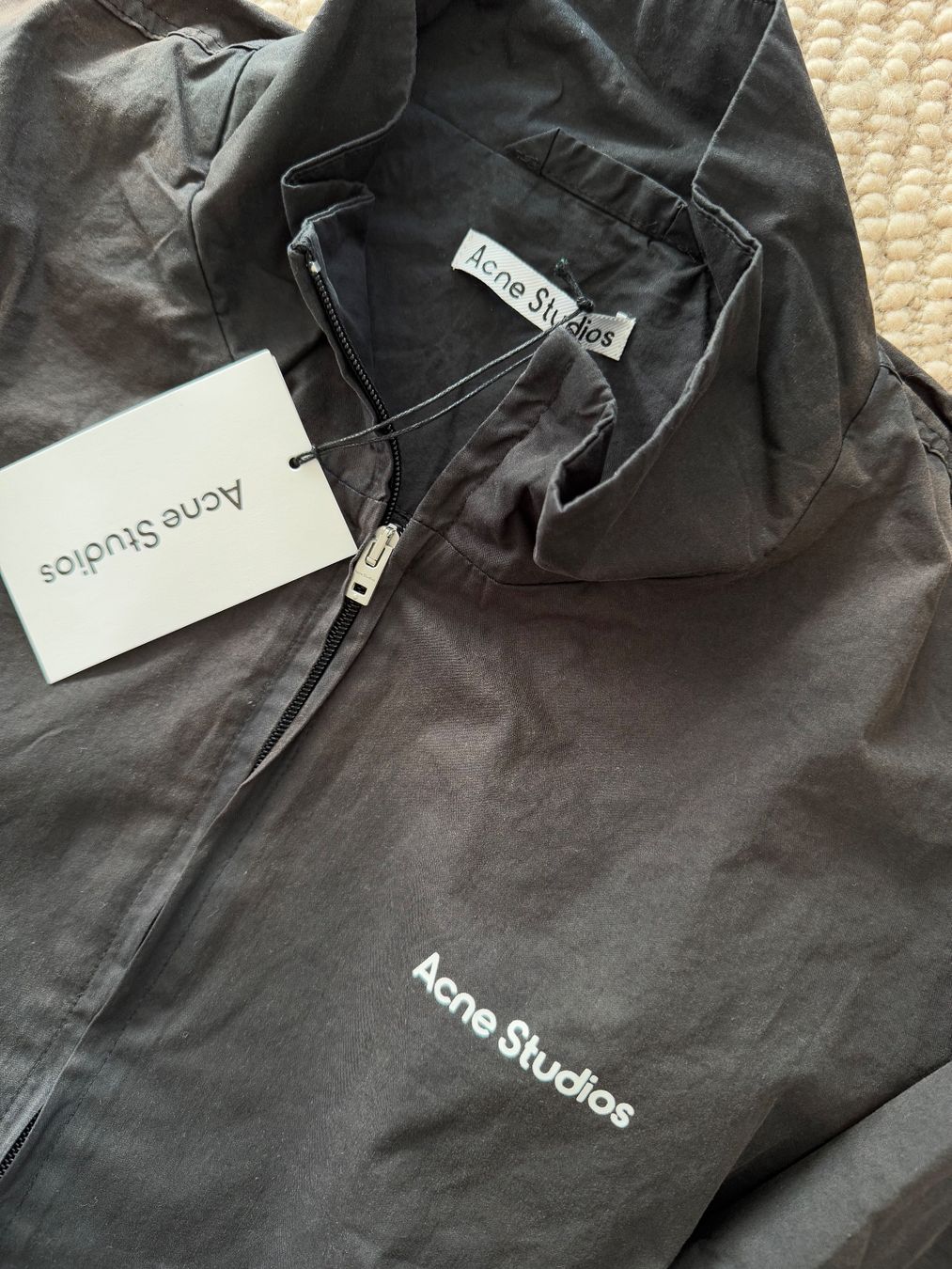 Acne Studios Giacche: Acne Studios Wind Breaker Jacke, Gr. M, Farbe schwarz – Nuovo e nell'imballaggio originale da Triesen venduto da atos87 2