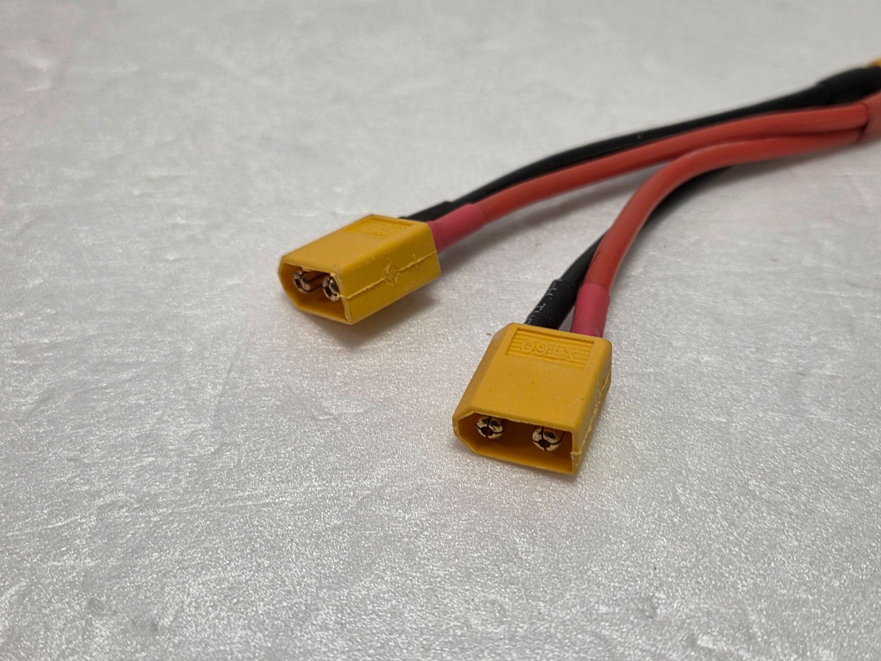 Modellismo RC: 8Stk Parallelkabel mit XT60 Stecker – Nuovo e nell'imballaggio originale da Hittnau venduto da Sika86 3