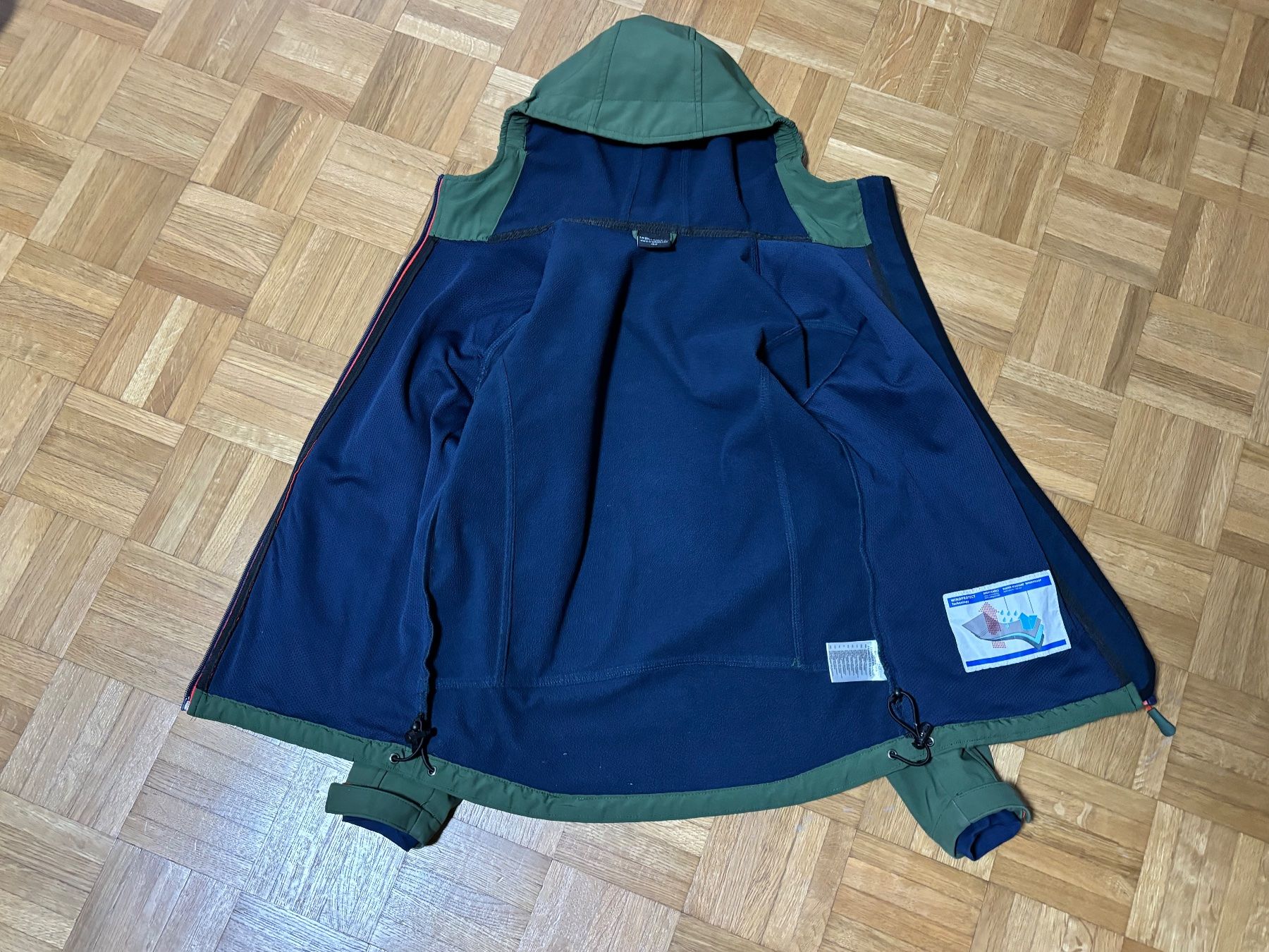 Trollkids Vestes & Manteaux: Trollkids Softshelljacke, Gr. 152 – D'occasion à Luzern par naome 2