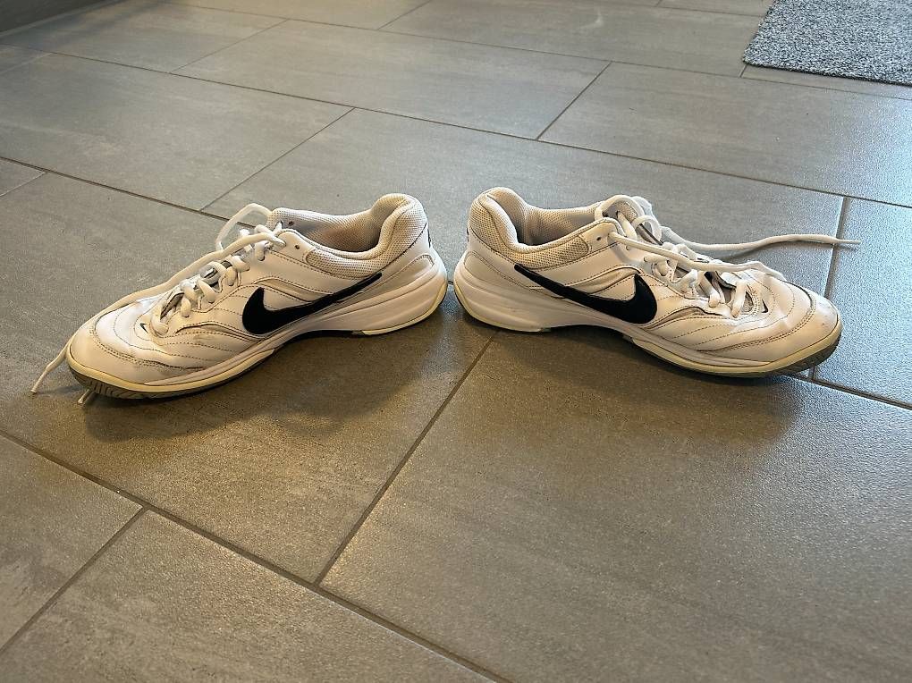 Herrenschuhe: Nike Tennisschuhe Gr. 43 – Gebraucht aus Thalheim an der Thur von Iselisberger 1