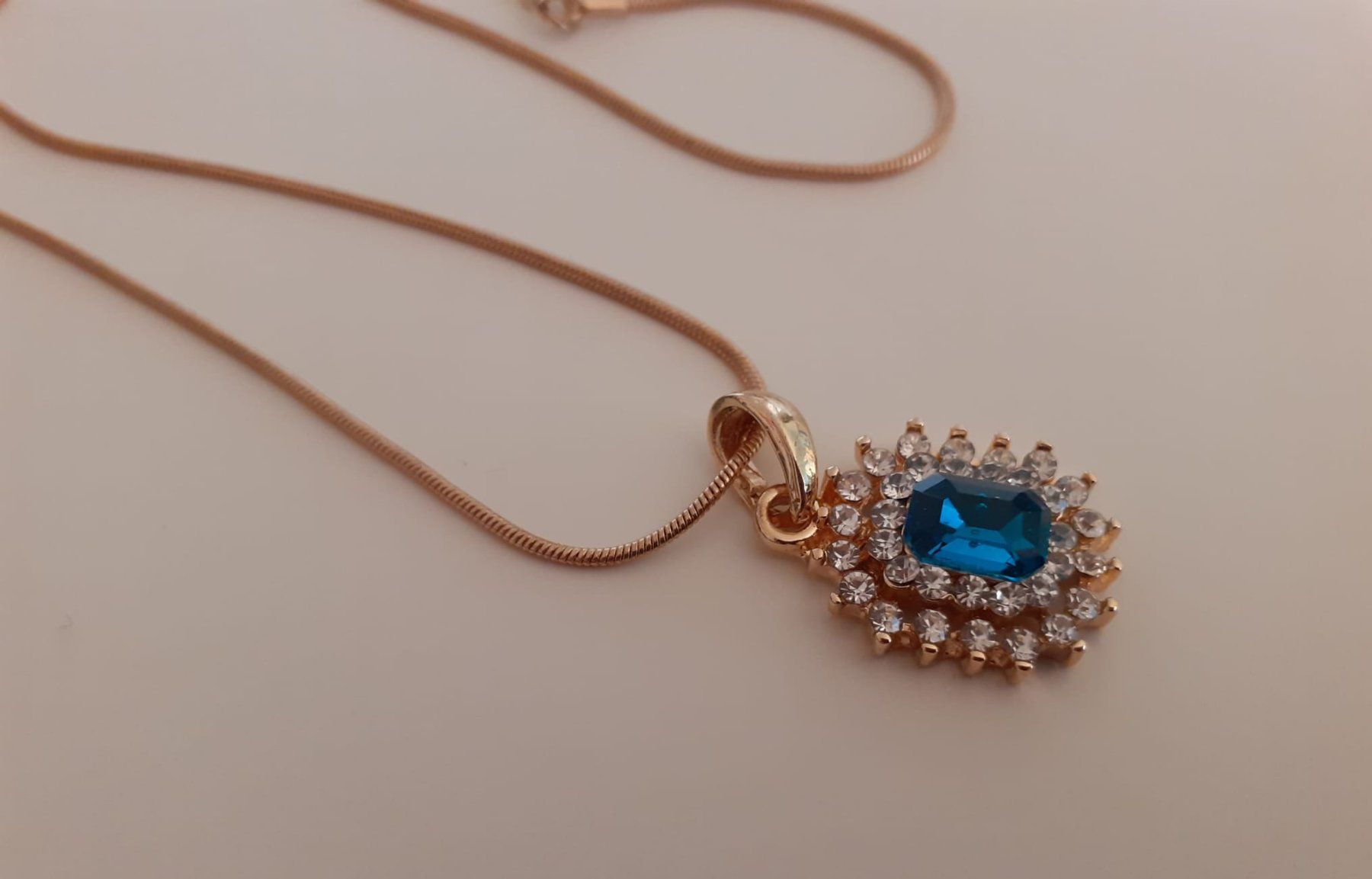 Catenine: feines Halskettchen – Nuovo e nell'imballaggio originale da Stansstad venduto da kam_5wgj 1