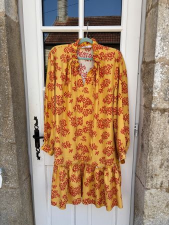 KLEID AUS 100% SEIDE