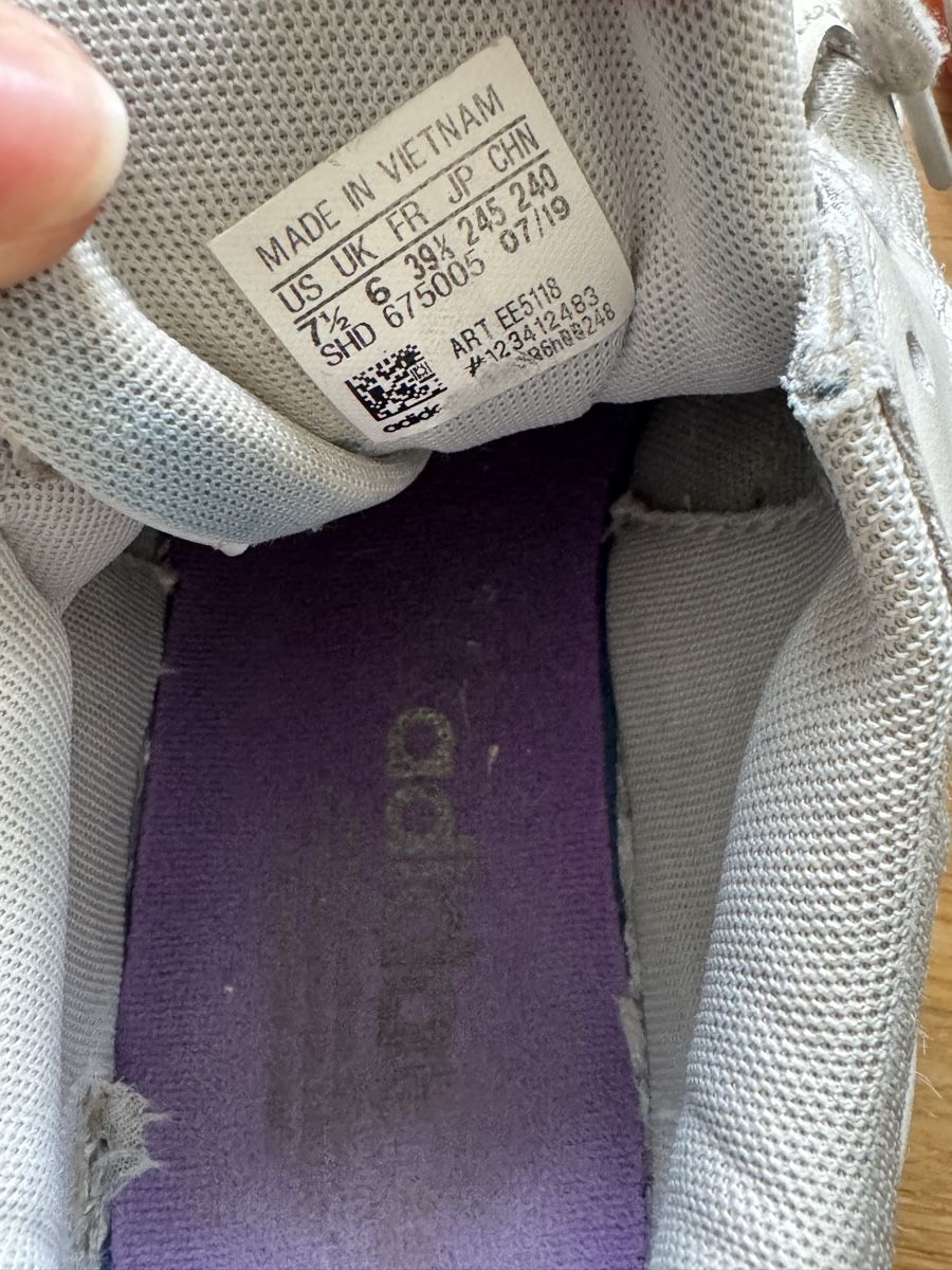 Adidas Scarpe da donna: Lot de deux Adidas Falcon, taille 39 – Usato da Meyrin venduto da mai_pl7s 7