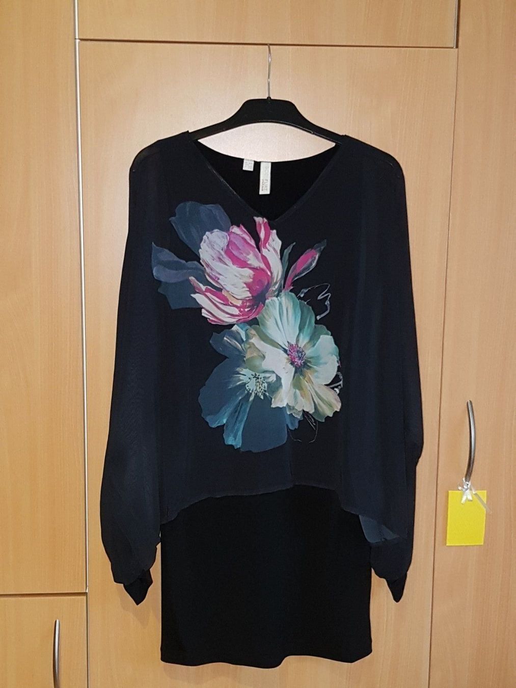 Kleider: Kleid Schwarz mit Blumenblüte  NEU Gr.38 – Neu (gemäss Beschreibung) aus Döttingen von Verkauf