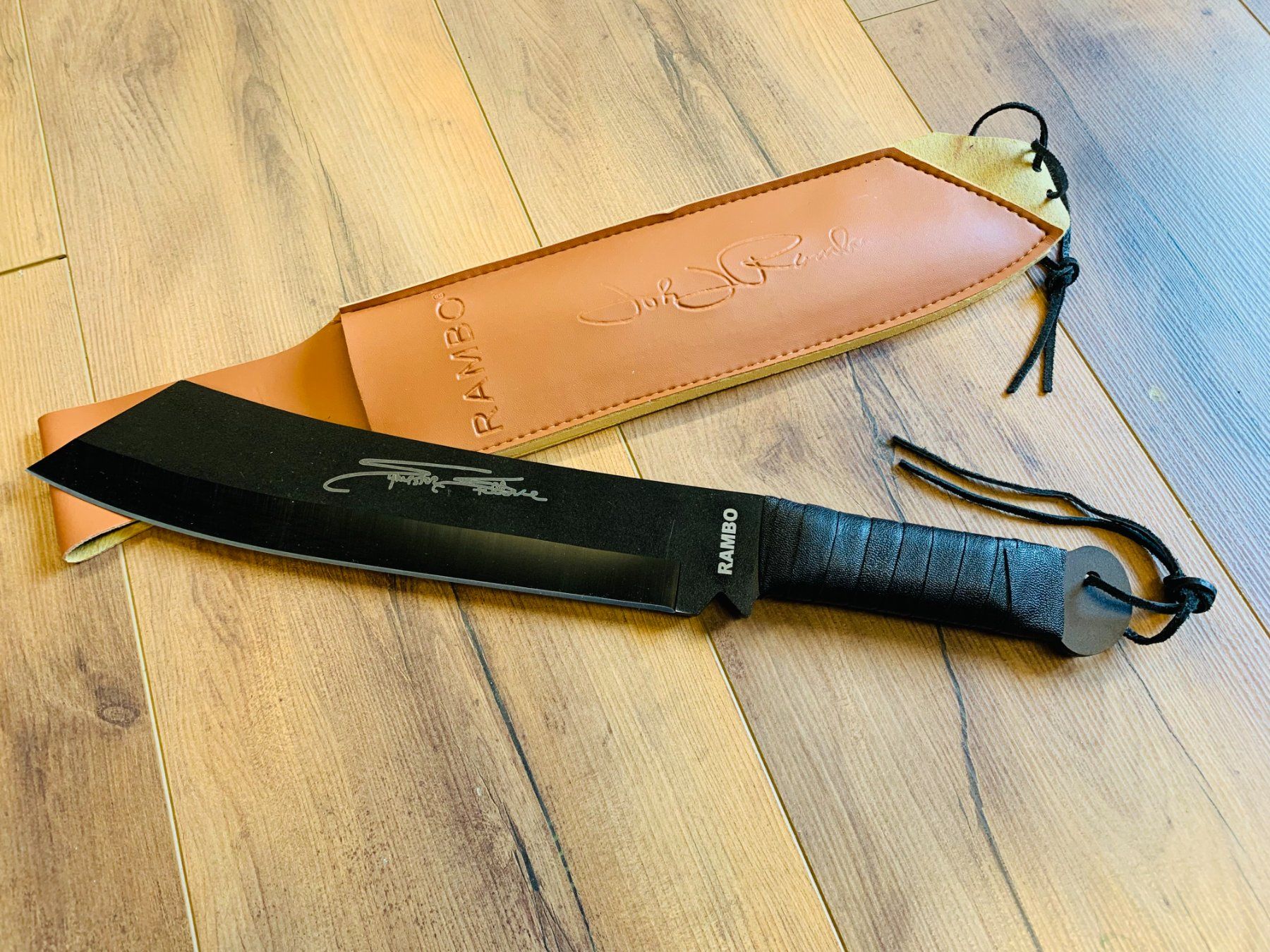 Accessori: RAMBO Machete BLACK Tactical Messer 43cm – Nuovo e nell'imballaggio originale da Bergdietikon venduto da shopAgent 1