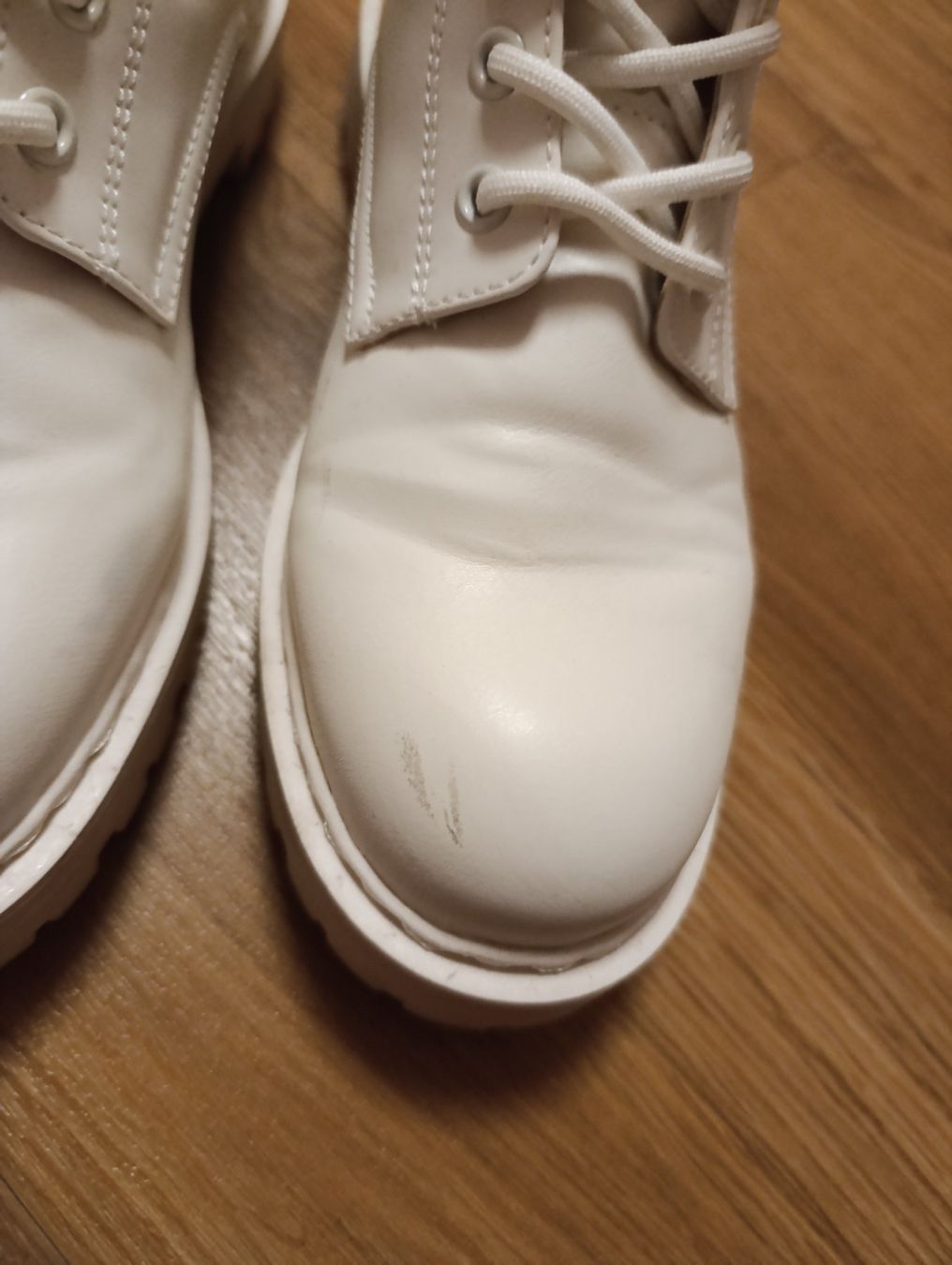 H&M Damenschuhe: Damenstiefel H&M, weiss, Grösse 40 – Gebraucht aus Silvaplana von Suomi3101 3