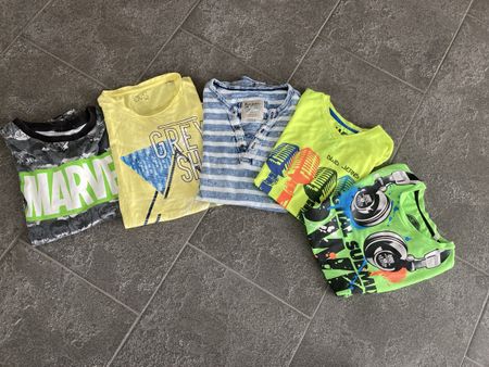 Jungs T-Shirts Grösse 134/140 - Marvel, OVS, DWD