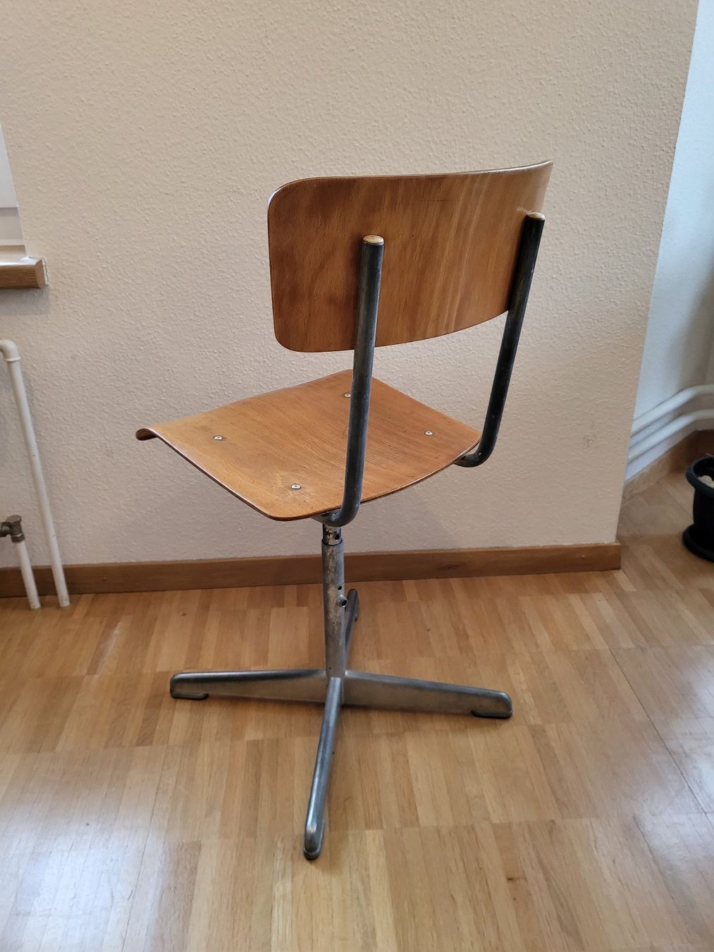 Sedie: Vintage Schulstuhl – Usato da St. Gallen venduto da ceppli 1
