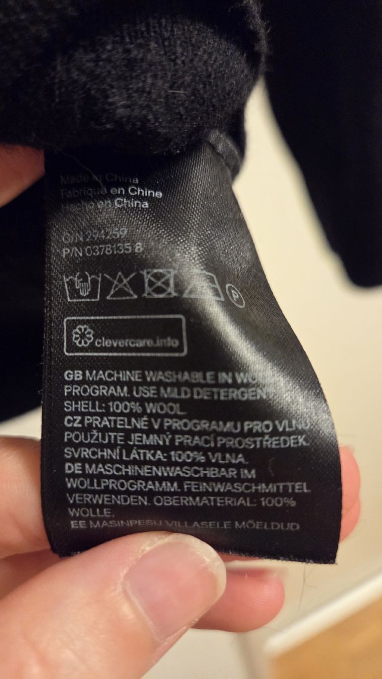 H&M Maglioni & Felpe: Schwarzer Pullover aus Merinowolle, Grösse XS – Usato da Dättwil AG venduto da Mafalda007 5