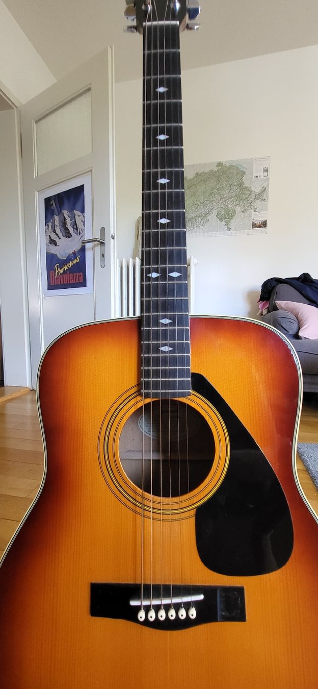 Yamaha Musikinstrumente: Akustikgitarre Yamaha  – Gebraucht aus Olten von Greenbaglady 3