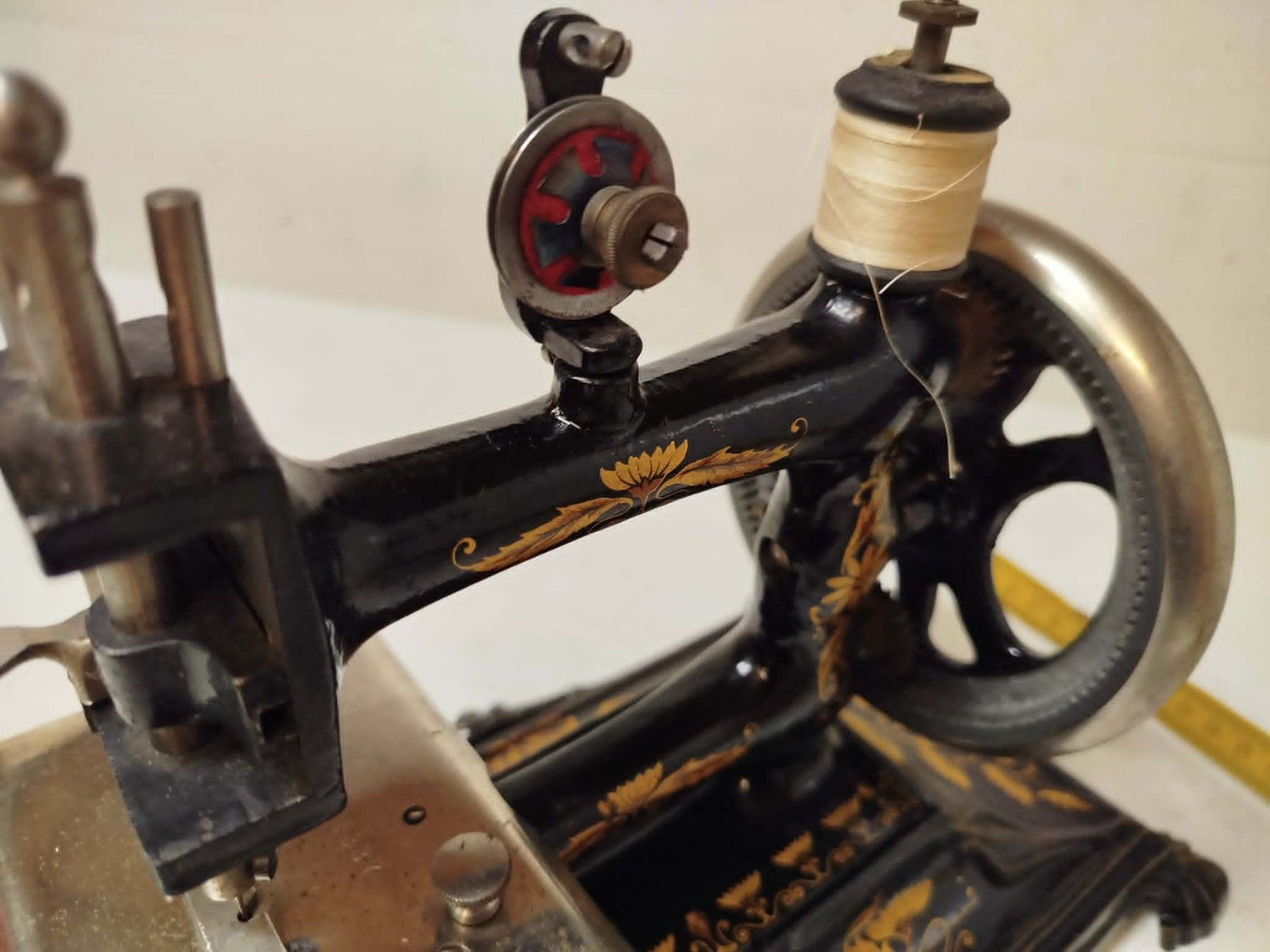 Nähmaschinen: Machine à coudre (nr 15) – Gebraucht aus La Chaux-de-Fonds von Emmaus2300CDF 5